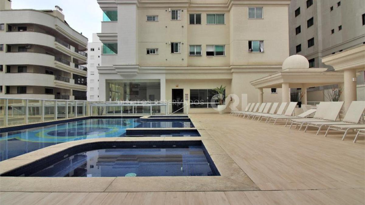 Apartamento com 3 Suítes no Residencial Zimmermann na Meia Praia, Itapema