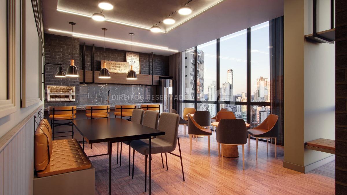 Apartamento com 4 Suítes no NF Reference no Centro de Balneário Camboriú