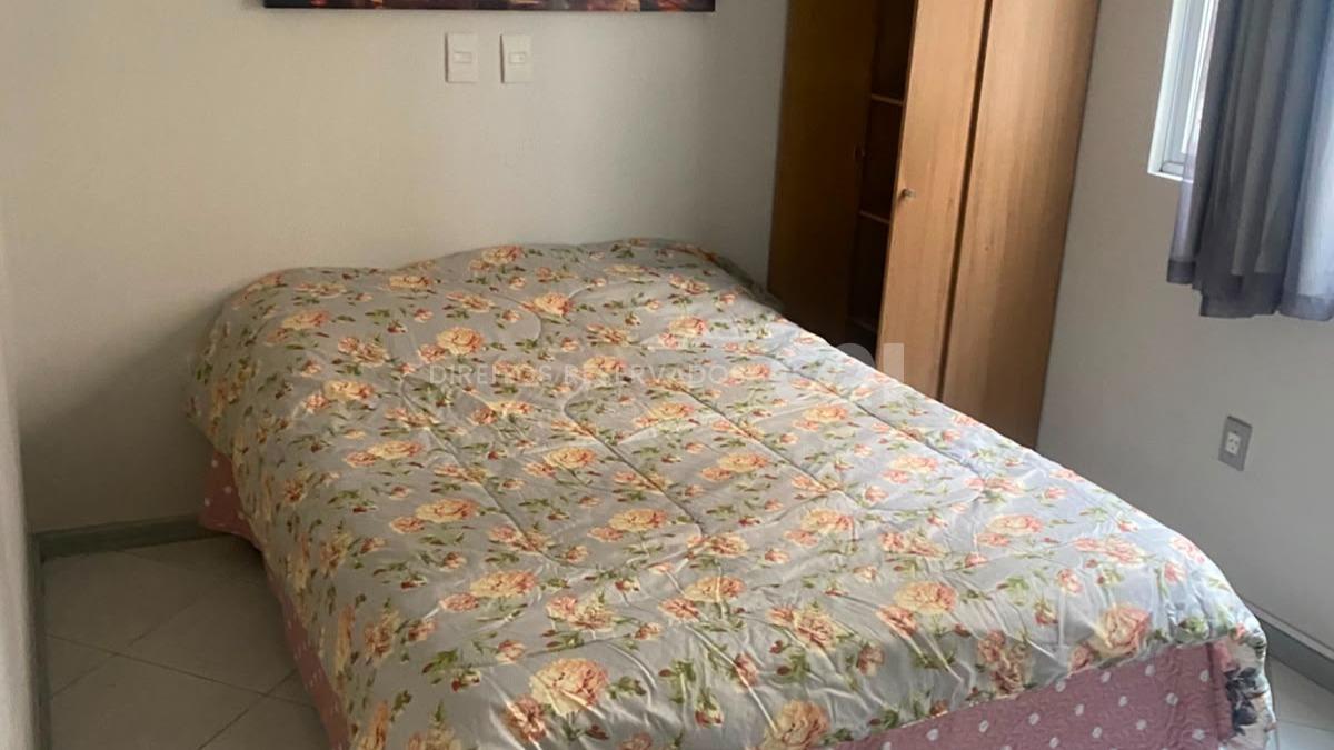 Apartamento com 3 Suítes no Residencial Antonio Santana na Meia Praia, Itapema
