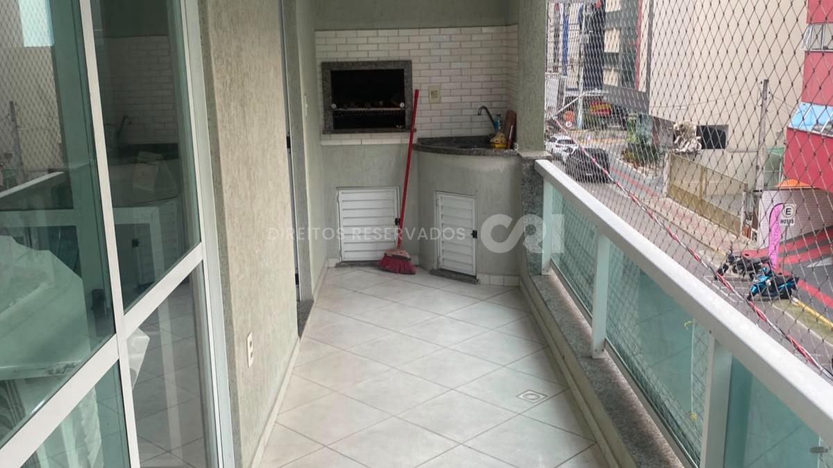 Apartamento com 3 Suítes no Residencial Antonio Santana na Meia Praia, Itapema