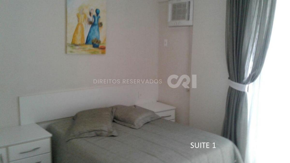 Apartamento Duplex com 4 Suítes no Edifício Canadá em Meia Praia, Itapema