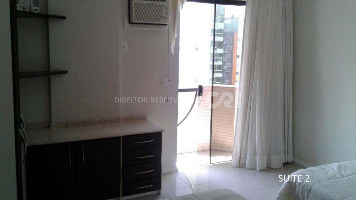 Apartamento Duplex com 4 Suítes no Edifício Canadá em Meia Praia, Itapema