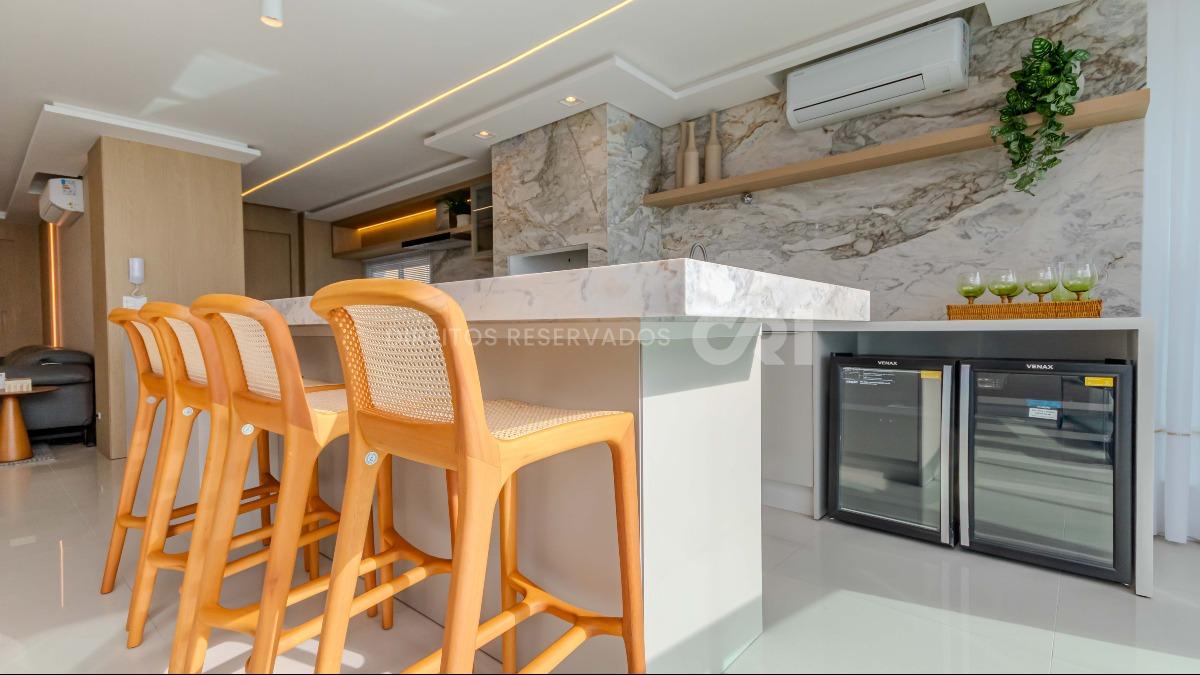 Apartamento com 4 Suítes no Lumiére Residence na Meia Praia em Itapema
