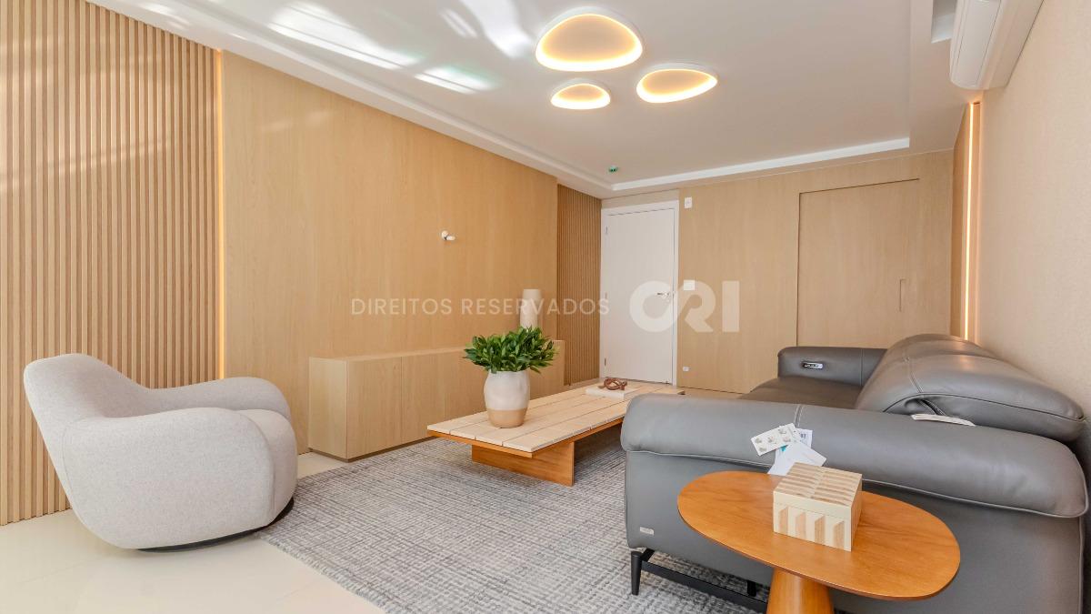 Apartamento com 4 Suítes no Lumiére Residence na Meia Praia em Itapema