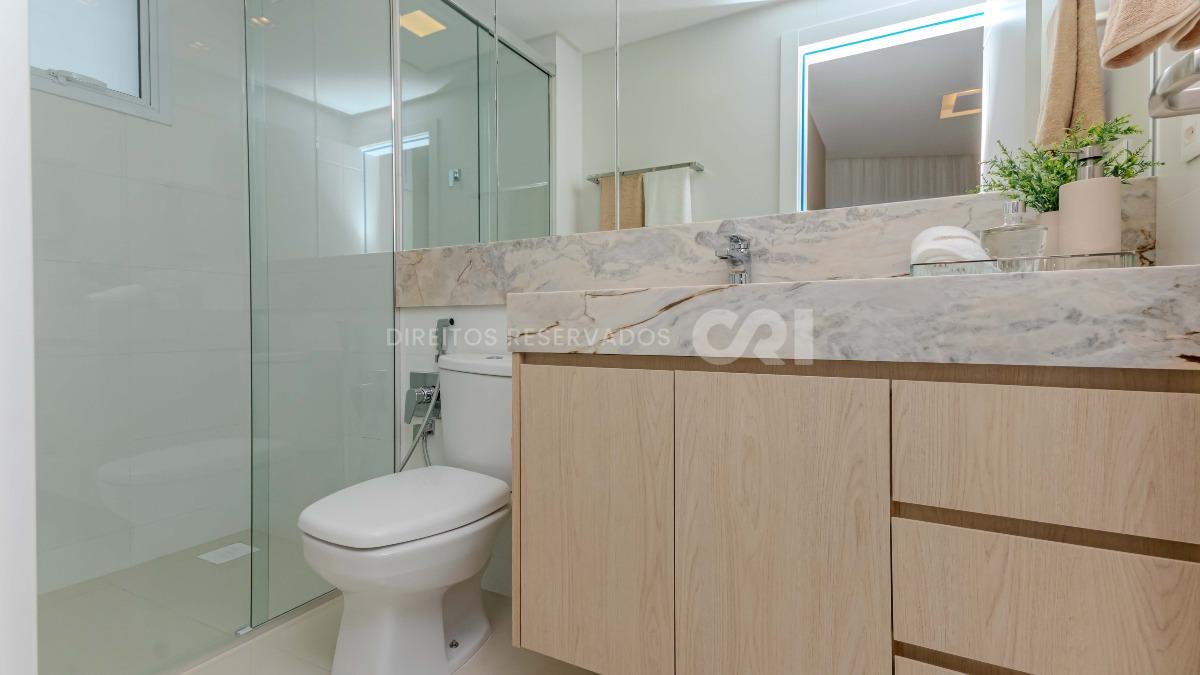 Apartamento com 4 Suítes no Lumiére Residence na Meia Praia em Itapema