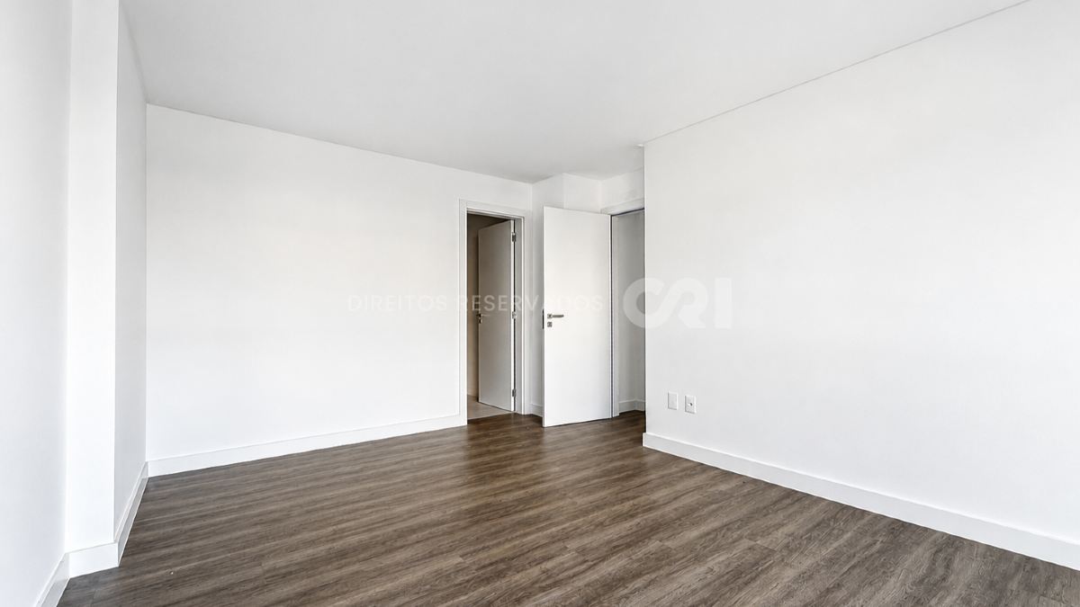 Apartamento com 3 suítes no Surfs Paradise na Praia Brava em Itajaí