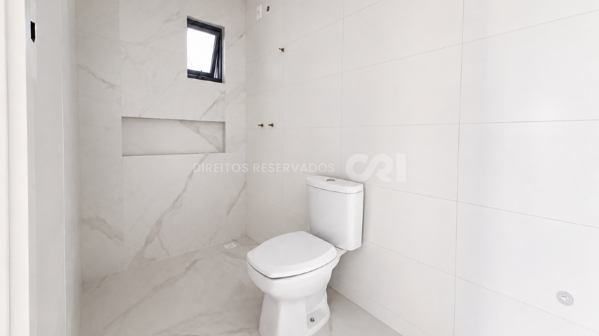 Apartamento com 3 suítes no Surfs Paradise na Praia Brava em Itajaí