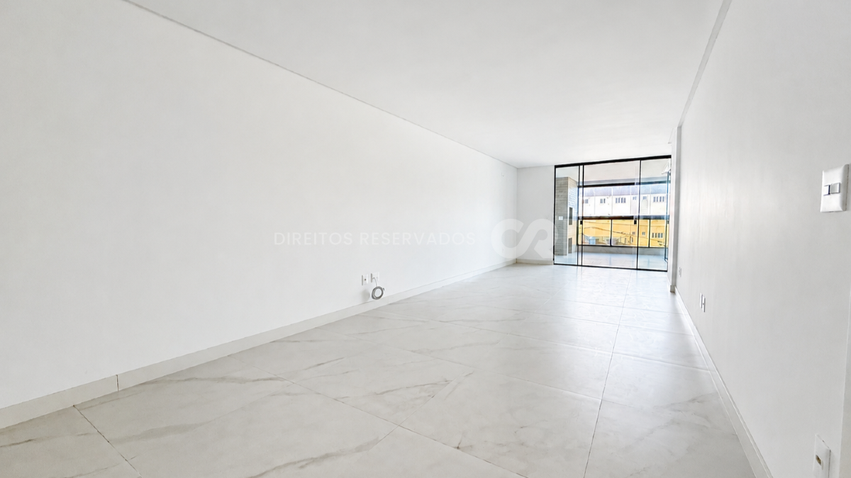 Apartamento com 3 suítes no Surfs Paradise na Praia Brava em Itajaí