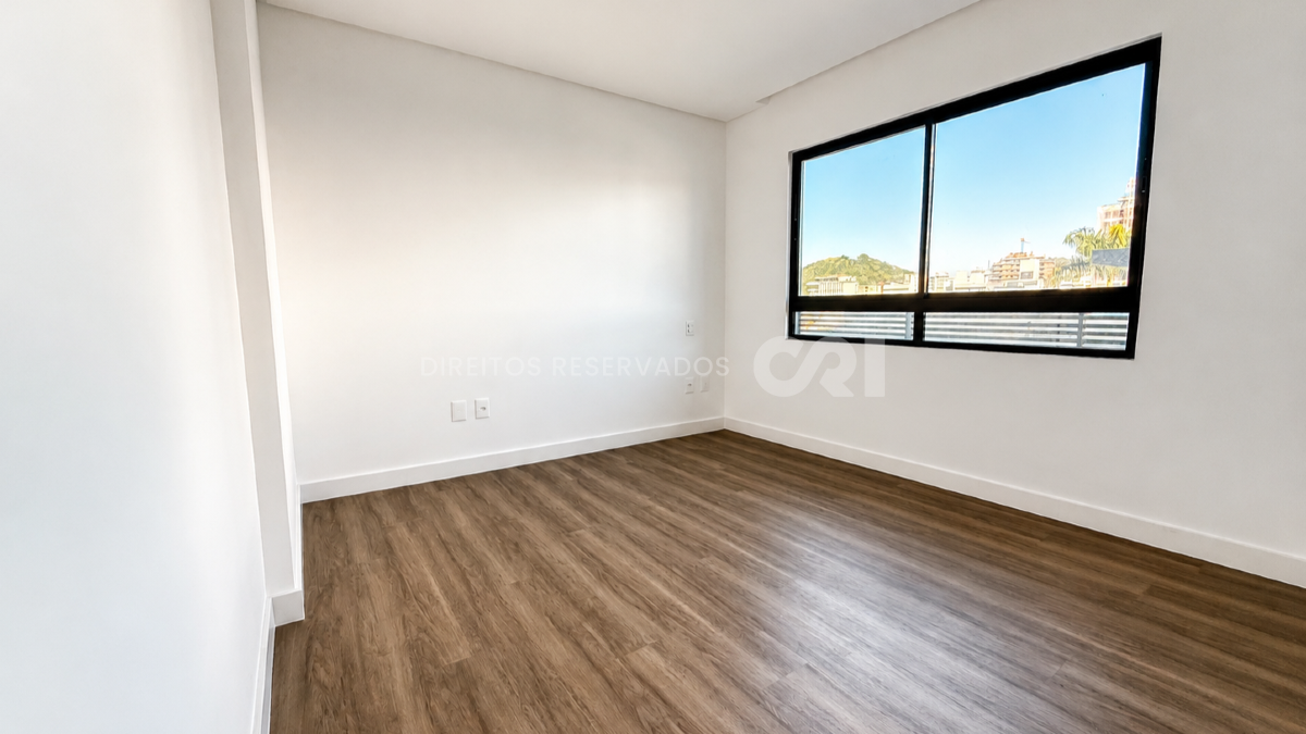 Apartamento com 3 suítes no Surfs Paradise na Praia Brava em Itajaí
