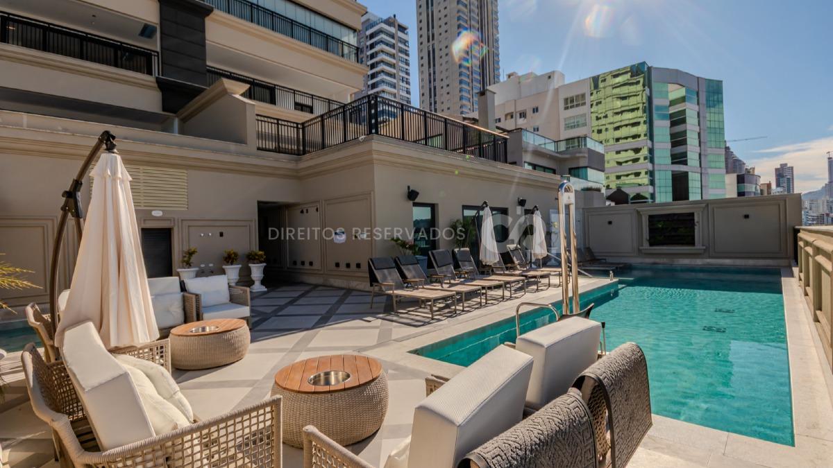 Apartamento 266m² com 4 Suítes no Edifício La Dolce Vita no Centro em Itapema