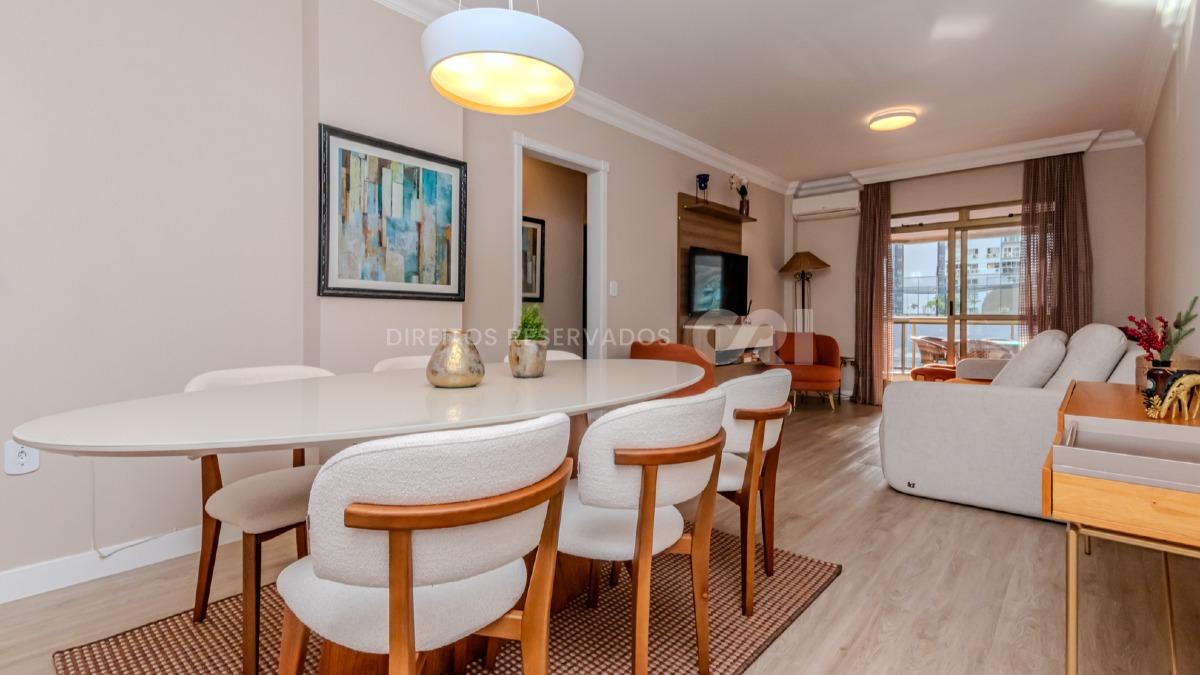 Apartamento com 3 Quartos no Edifício Mont Blanc no Centro de Balneário Camboriú
