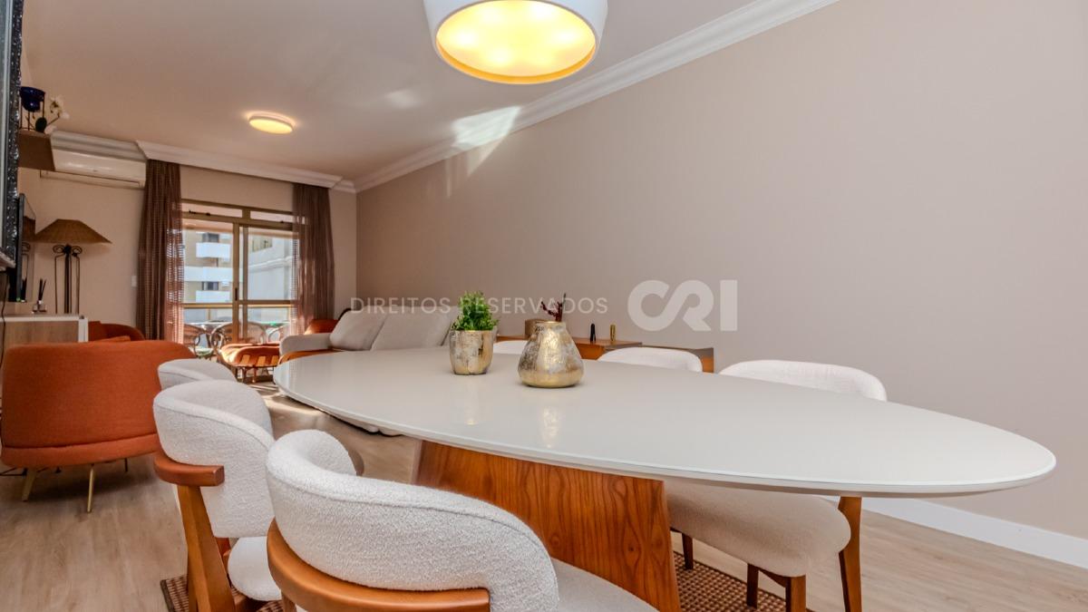Apartamento com 3 Quartos no Edifício Mont Blanc no Centro de Balneário Camboriú