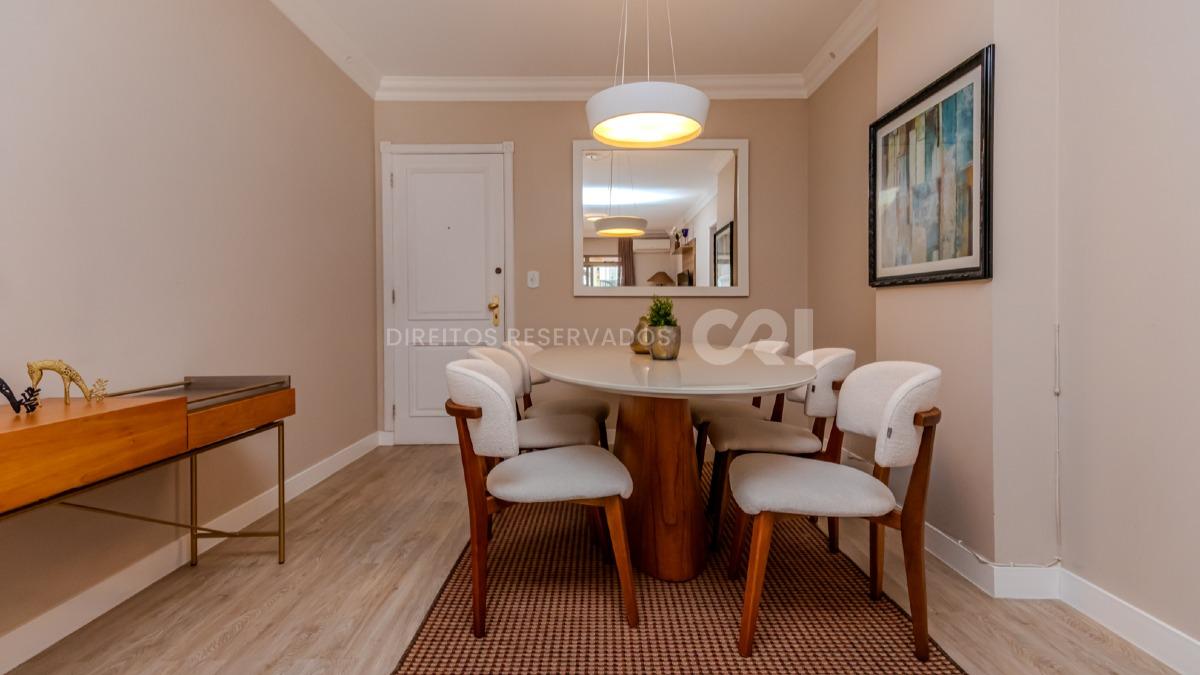 Apartamento com 3 Quartos no Edifício Mont Blanc no Centro de Balneário Camboriú