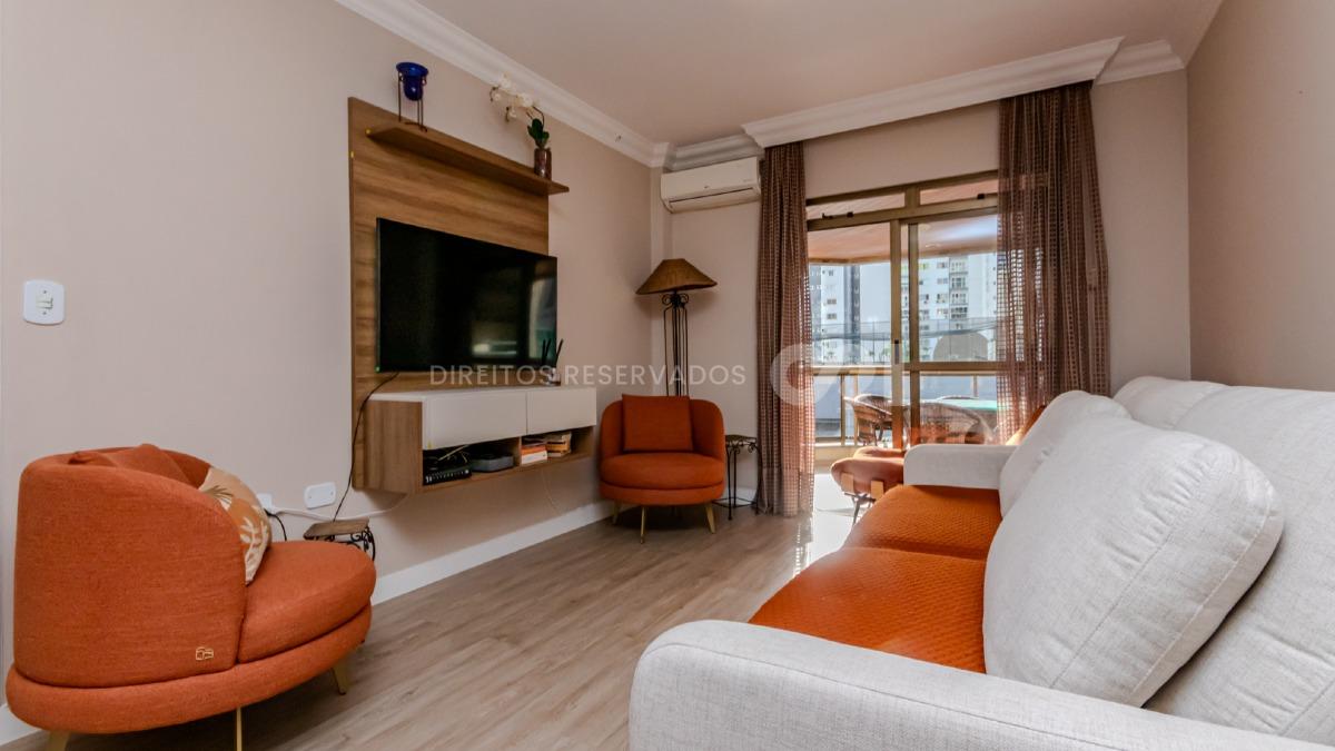 Apartamento com 3 Quartos no Edifício Mont Blanc no Centro de Balneário Camboriú