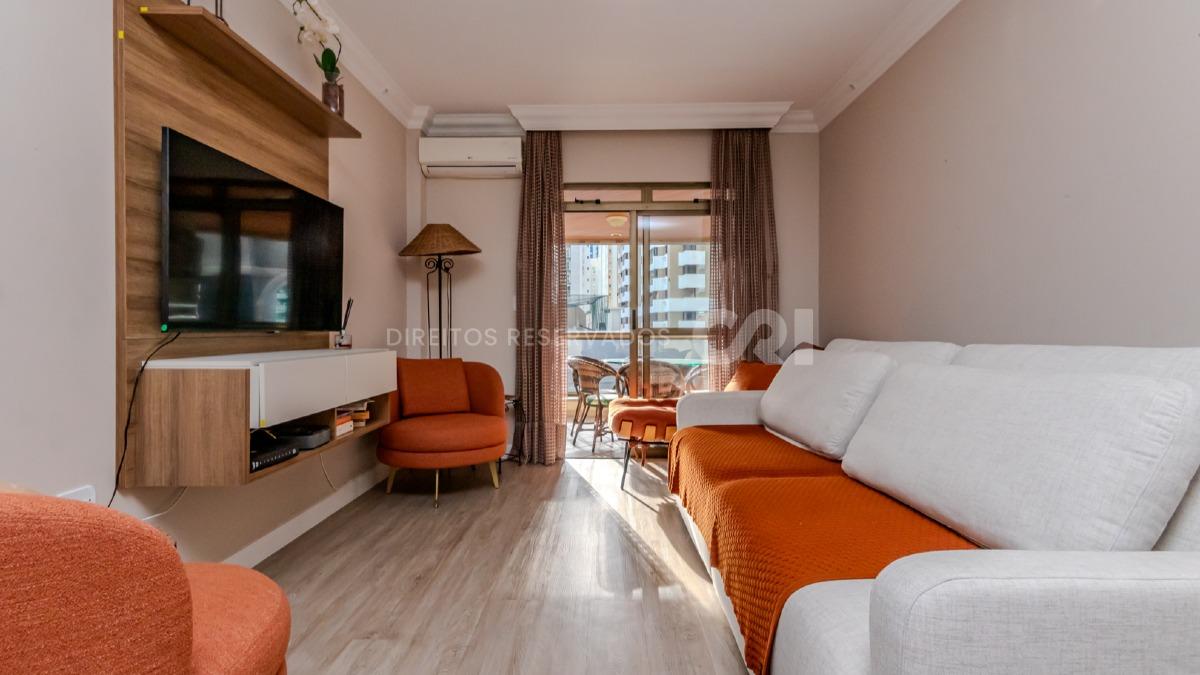 Apartamento com 3 Quartos no Edifício Mont Blanc no Centro de Balneário Camboriú