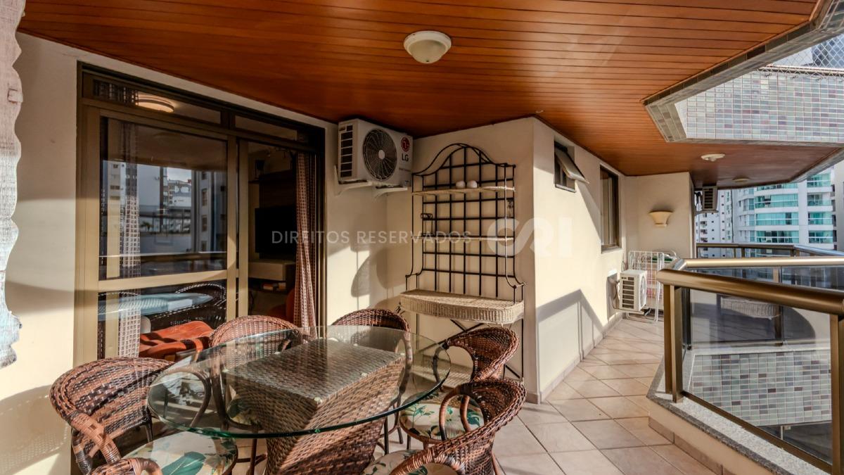 Apartamento com 3 Quartos no Edifício Mont Blanc no Centro de Balneário Camboriú