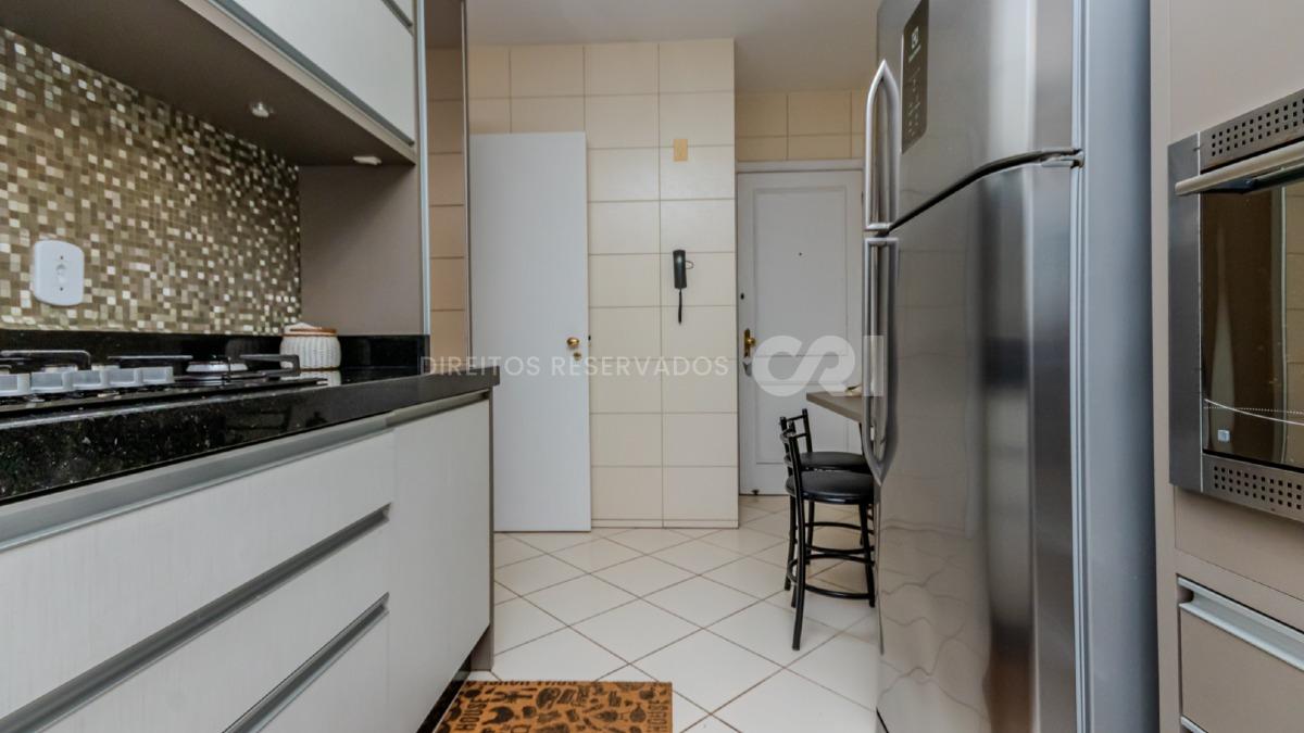 Apartamento com 3 Quartos no Edifício Mont Blanc no Centro de Balneário Camboriú