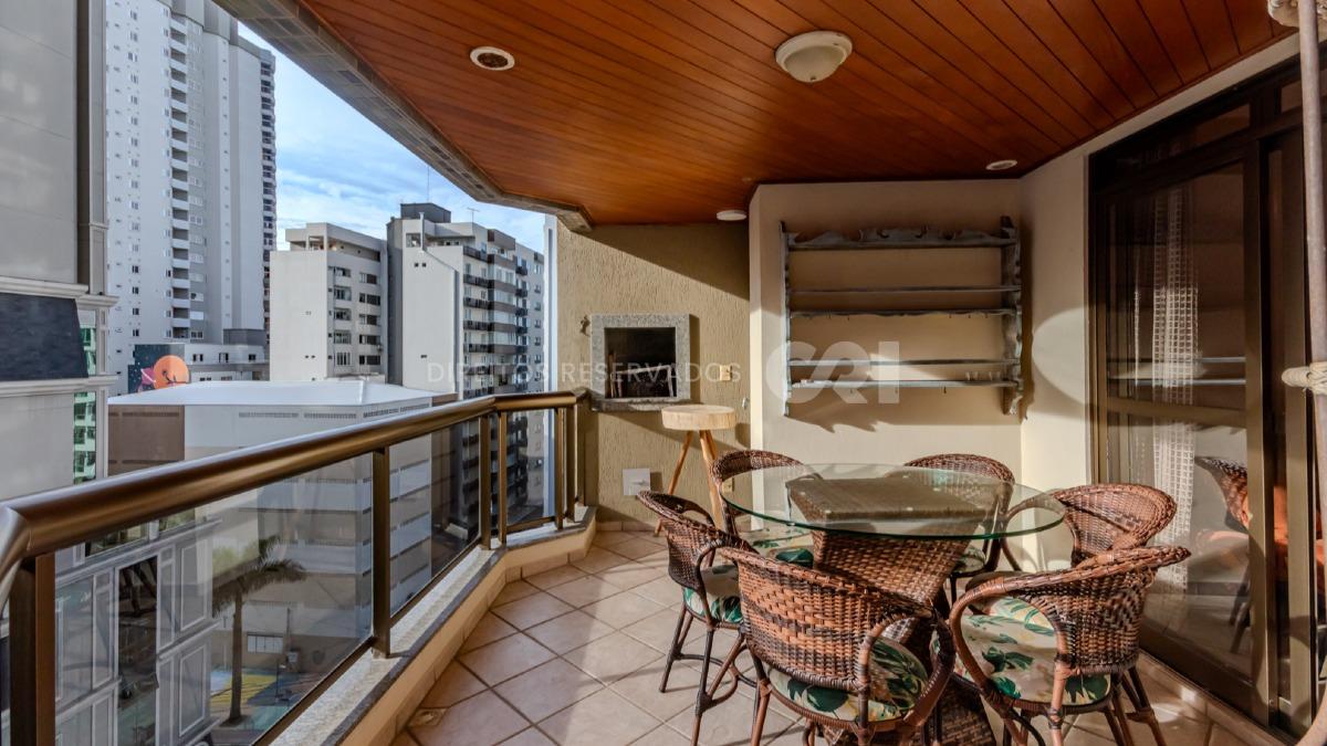 Apartamento com 3 Quartos no Edifício Mont Blanc no Centro de Balneário Camboriú