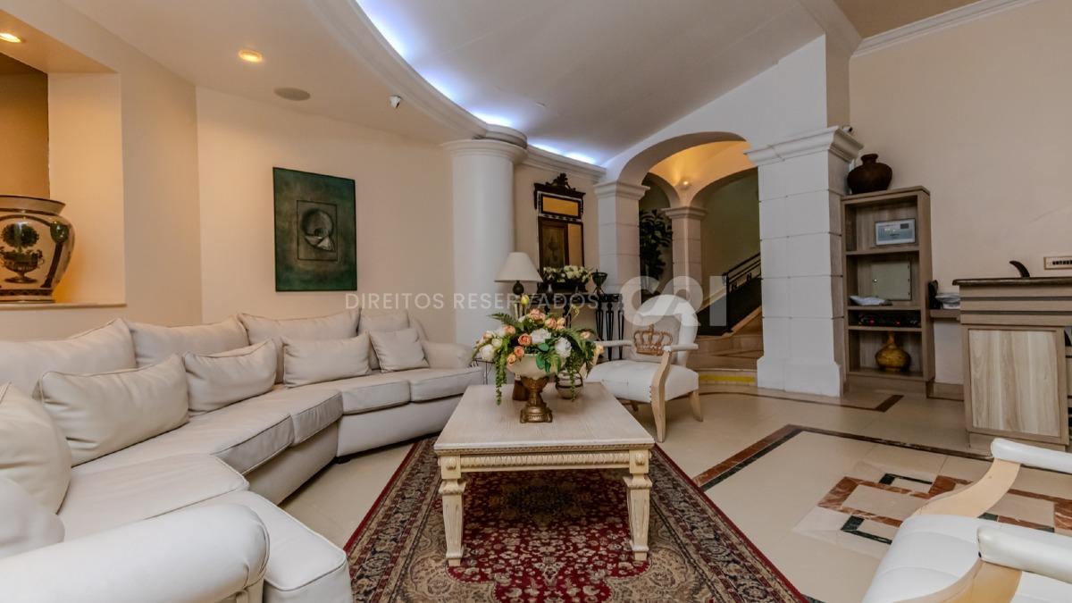 Apartamento com 3 Quartos no Edifício Mont Blanc no Centro de Balneário Camboriú