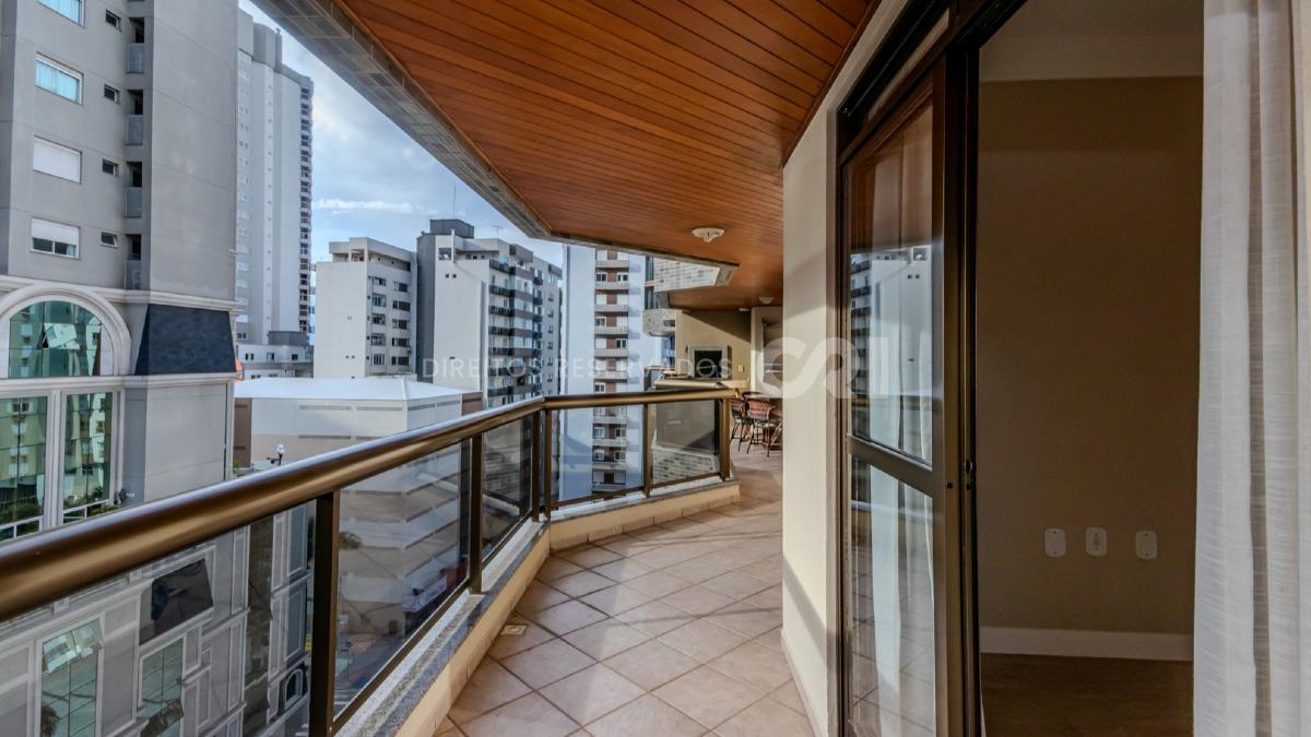 Apartamento com 3 Quartos no Edifício Mont Blanc no Centro de Balneário Camboriú