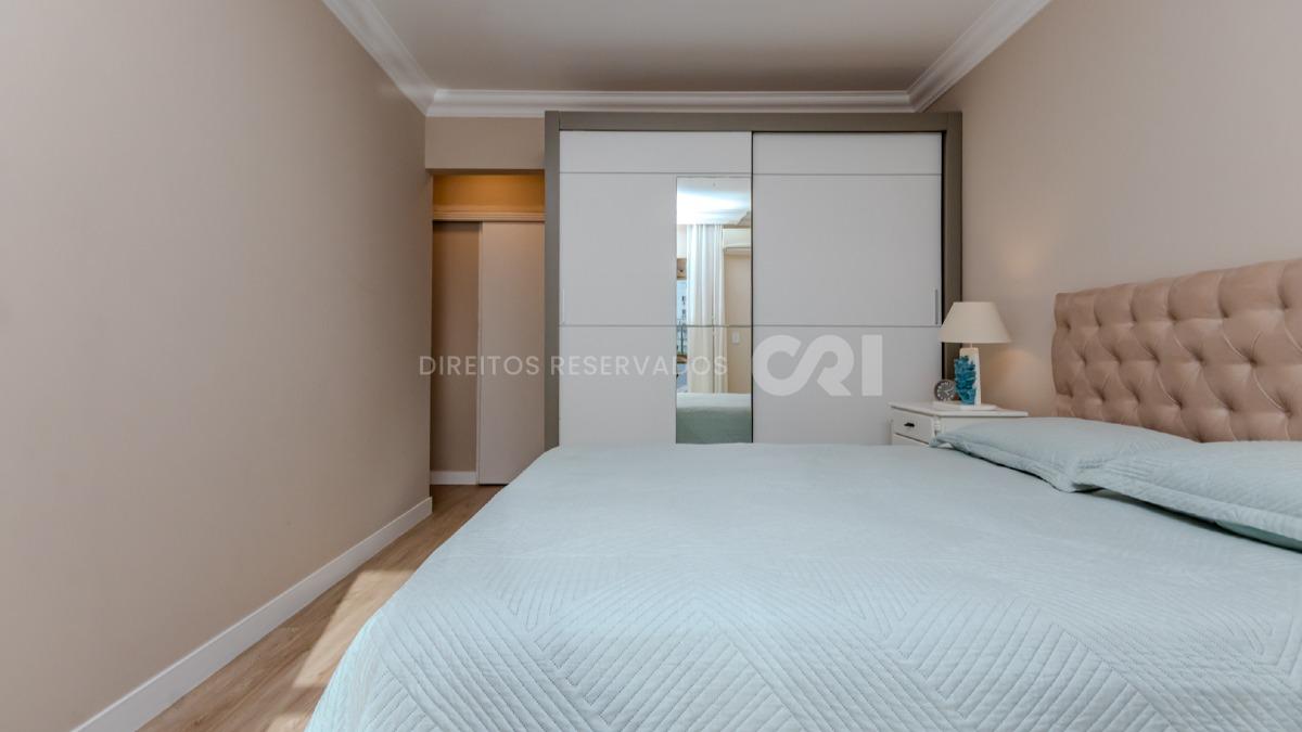 Apartamento com 3 Quartos no Edifício Mont Blanc no Centro de Balneário Camboriú