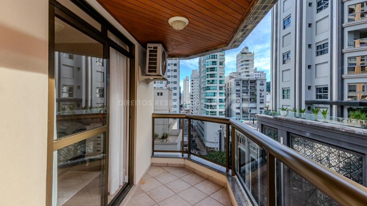 Apartamento com 3 Quartos no Edifício Mont Blanc no Centro de Balneário Camboriú