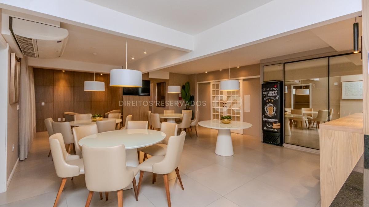 Apartamento com 3 Quartos no Edifício Mont Blanc no Centro de Balneário Camboriú