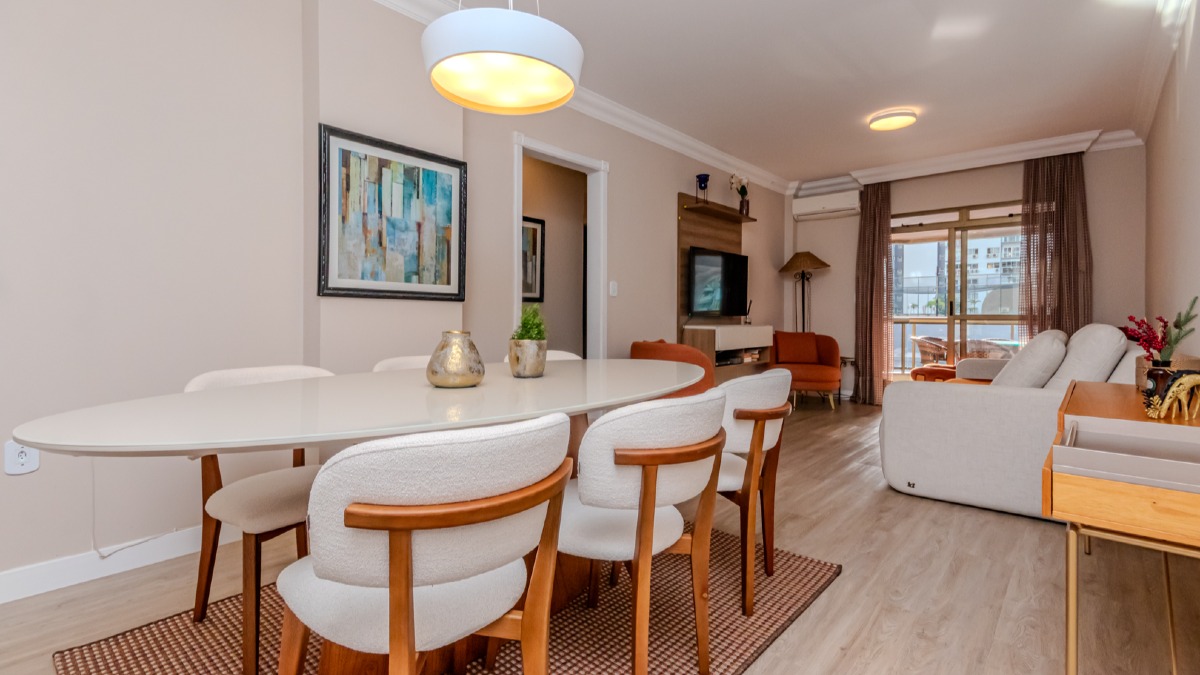 Apartamento com 3 Quartos no Edifício Mont Blanc no Centro de Balneário Camboriú