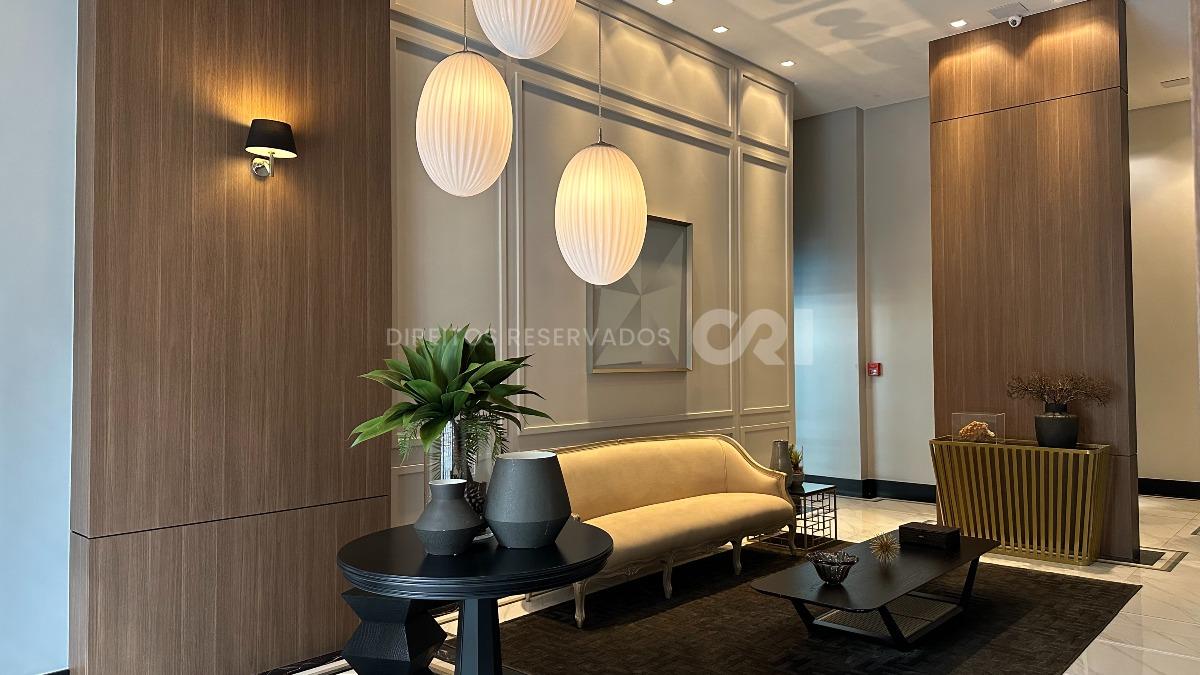 Apartamento Duplex com 4 Suítes no Residencial El Shaday em Meia Praia, Itapema
