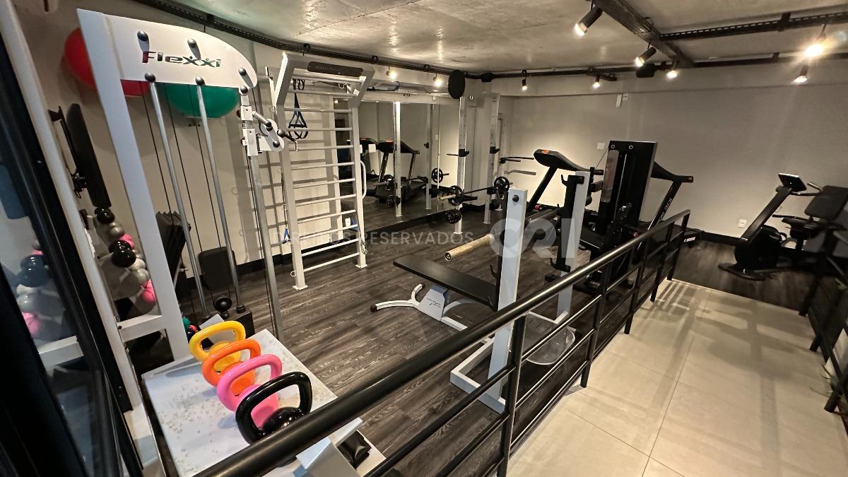 Apartamento Duplex com 4 Suítes no Residencial El Shaday em Meia Praia, Itapema