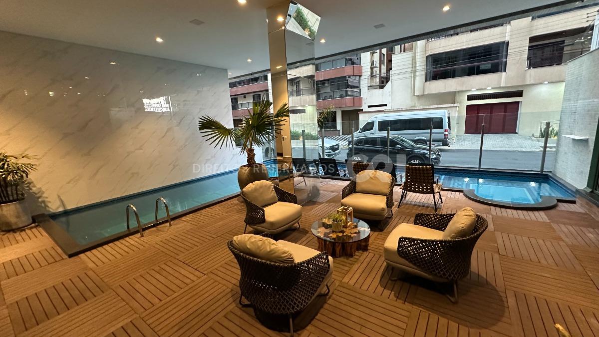 Apartamento Duplex com 4 Suítes no Residencial El Shaday em Meia Praia, Itapema
