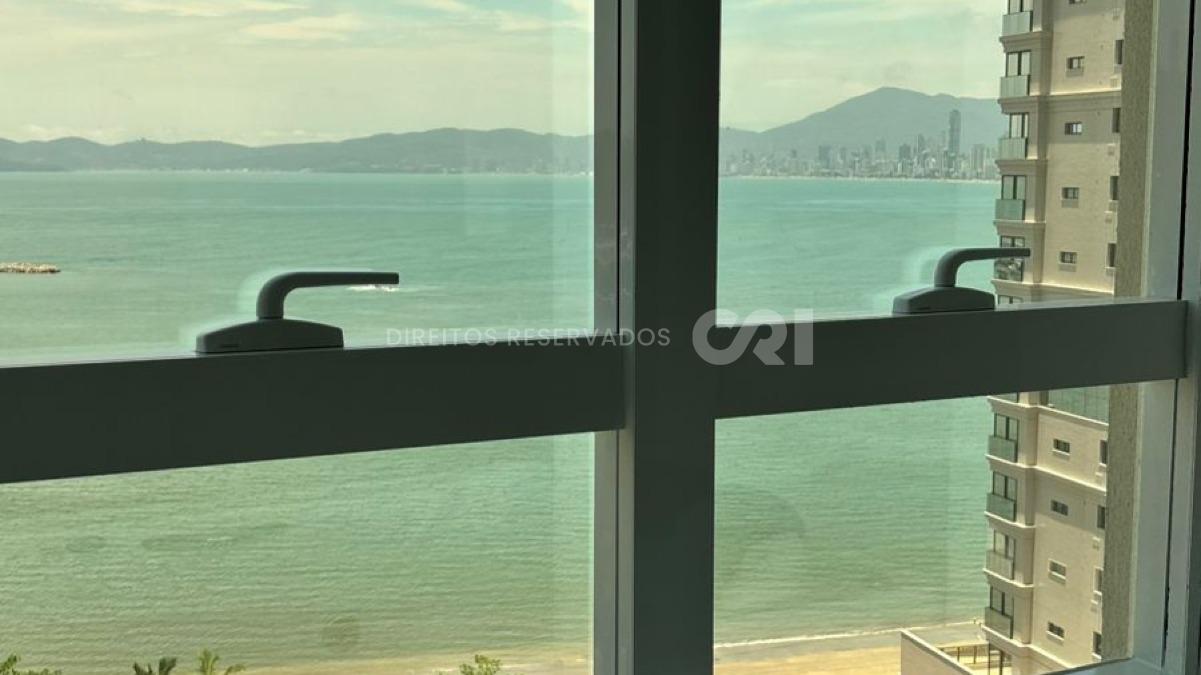 Apartamento com 4 Suítes no Residencial Magnólia no Canto da praia, Itapema