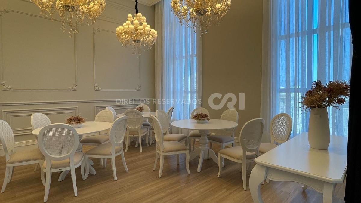Apartamento com 2 Suítes no Château Avenue no Morretes, Itapema