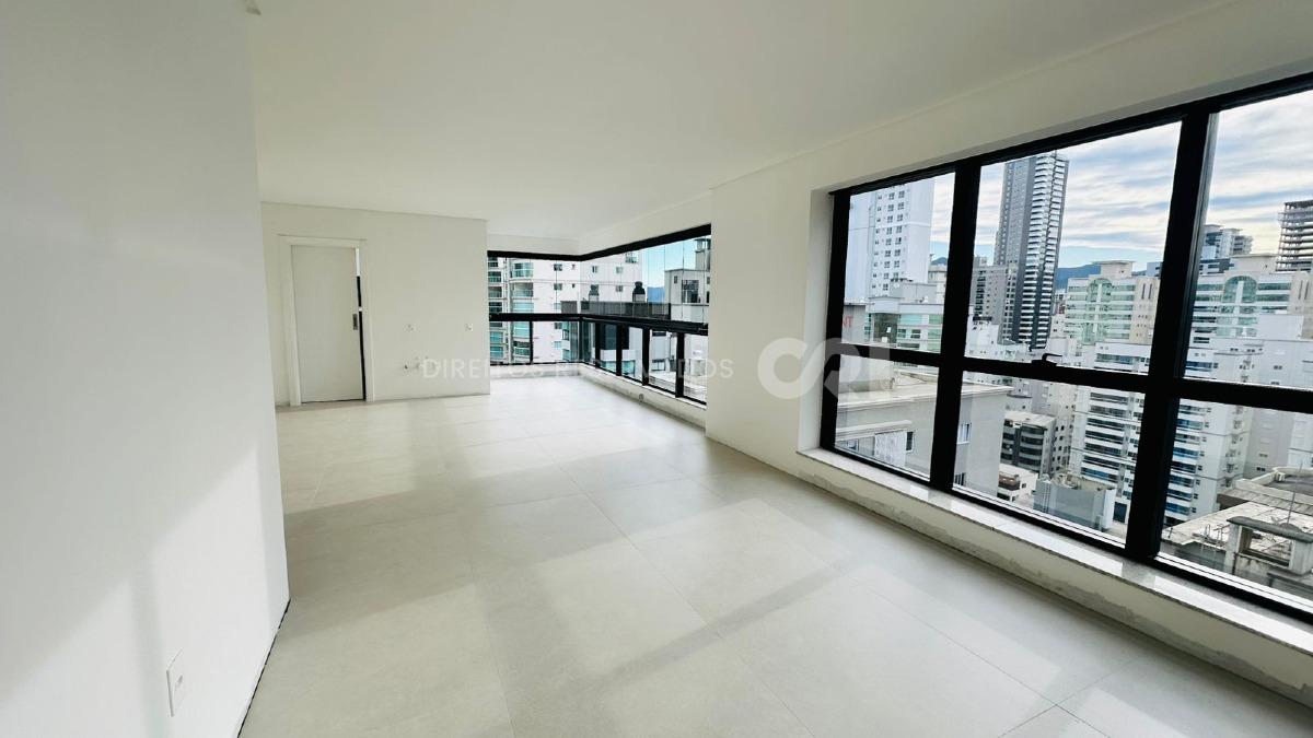 Apartamento com 3 Suítes no Impéria Del Mare em Meia Praia, Itapema