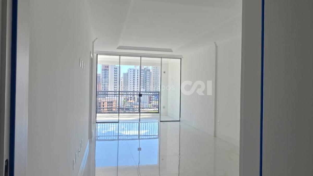 Apartamento com 3 Suítes no Palazzo Parigi na Meia Praia, Itapema