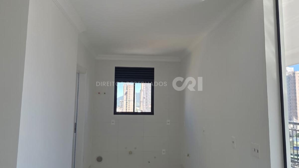 Apartamento com 3 Suítes no Palazzo Parigi na Meia Praia, Itapema