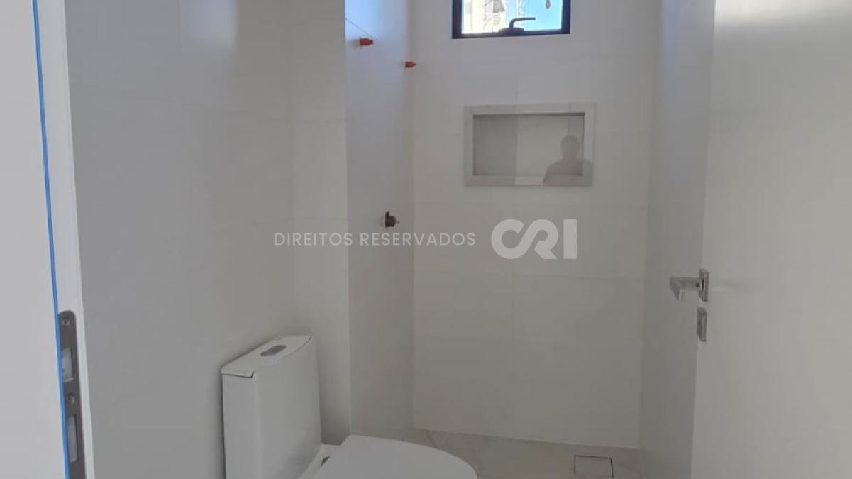 Apartamento com 3 Suítes no Palazzo Parigi na Meia Praia, Itapema