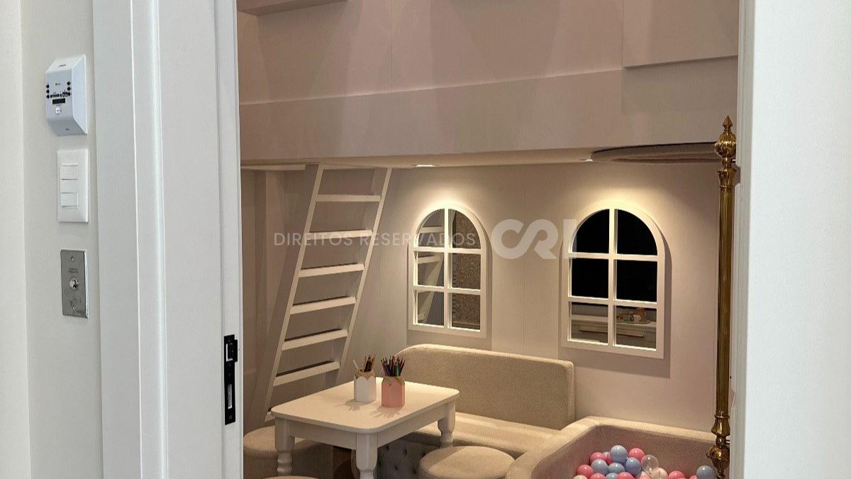 Apartamento com 3 Suítes no Palazzo Parigi na Meia Praia, Itapema