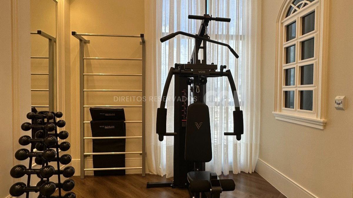 Apartamento com 3 Suítes no Palazzo Parigi na Meia Praia, Itapema