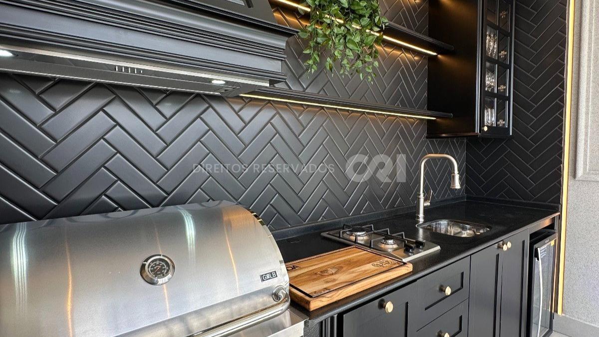Apartamento com 3 Suítes no Palazzo Parigi na Meia Praia, Itapema