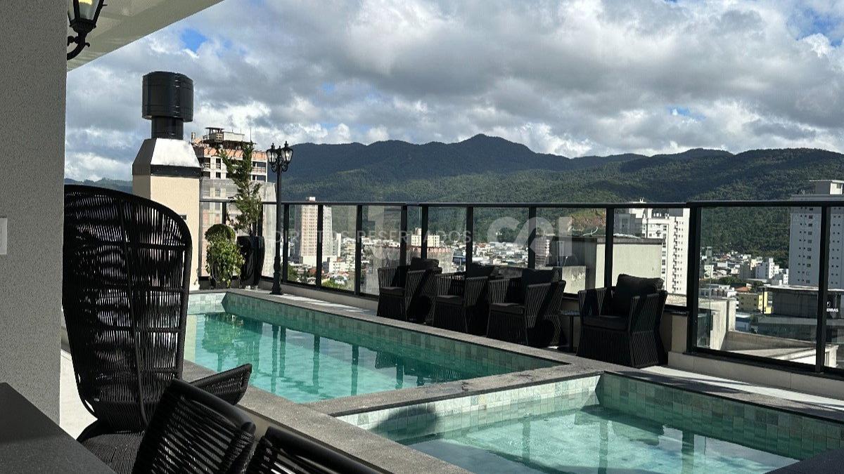 Apartamento com 3 Suítes no Palazzo Parigi na Meia Praia, Itapema