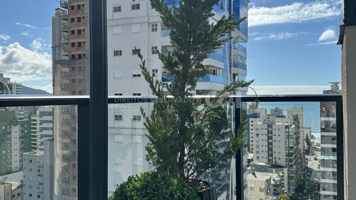 Apartamento com 3 Suítes no Palazzo Parigi na Meia Praia, Itapema