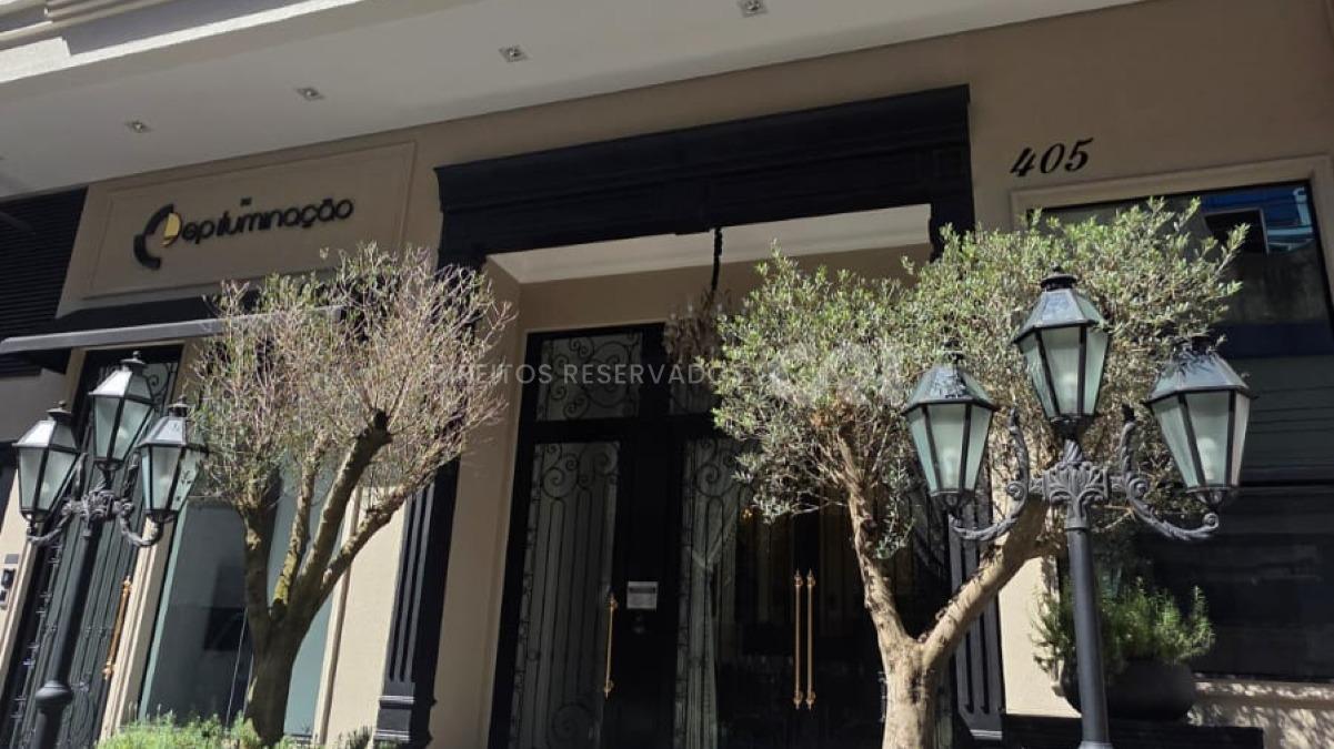 Apartamento com 3 Suítes no Palazzo Parigi na Meia Praia, Itapema