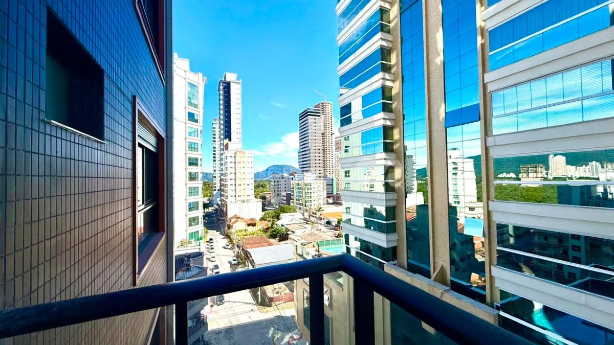 Apartamento com 3 Suítes no edifício Sea's Garden na Meia Praia em Itapema