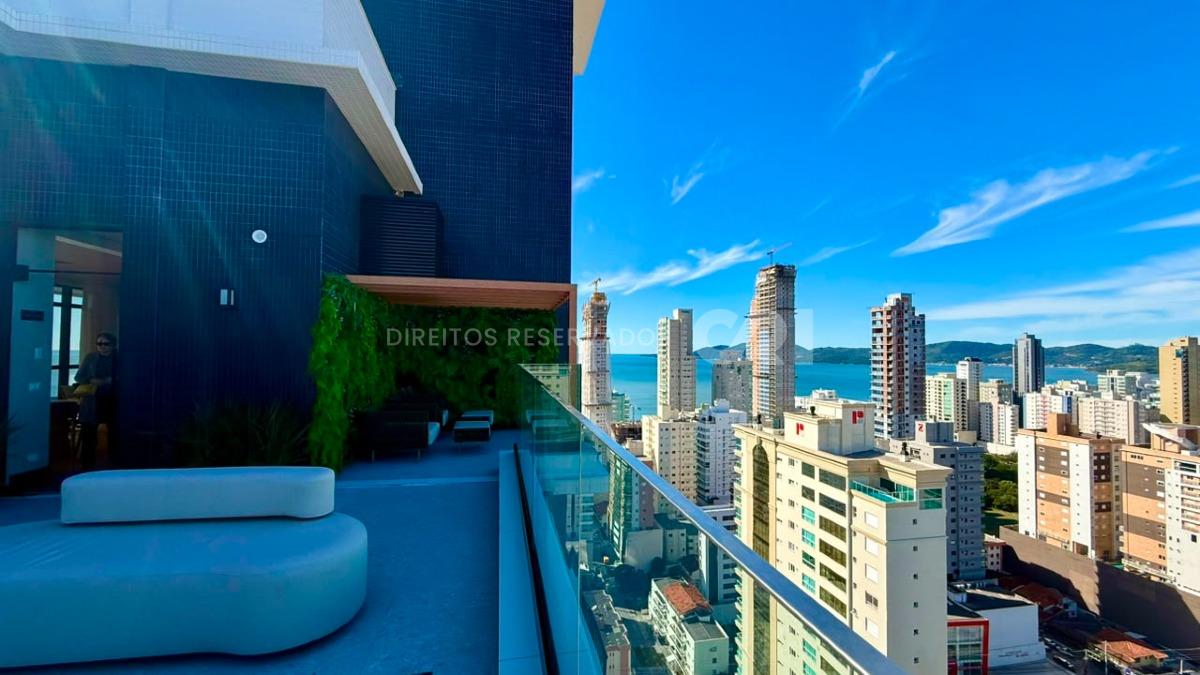 Apartamento com 3 Suítes no edifício Sea's Garden na Meia Praia em Itapema