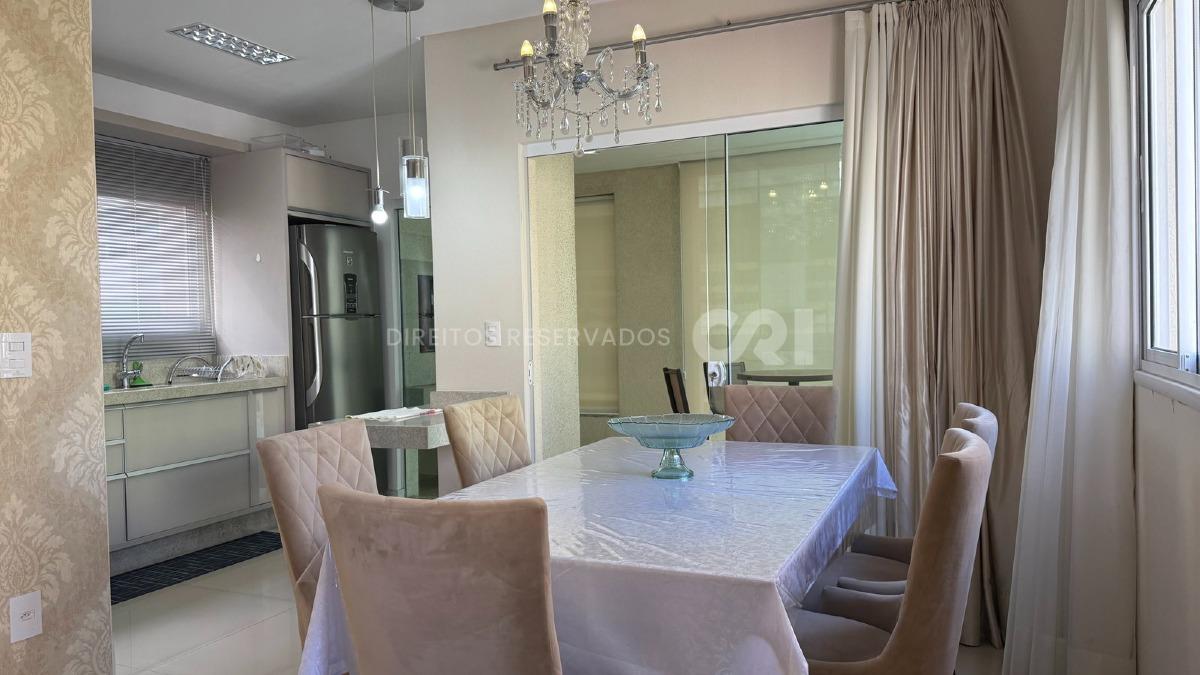 Apartamento com 3 Suítes no Grand Place na Meia Praia, Itapema