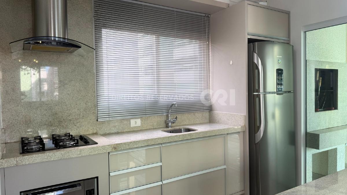 Apartamento com 3 Suítes no Grand Place na Meia Praia, Itapema