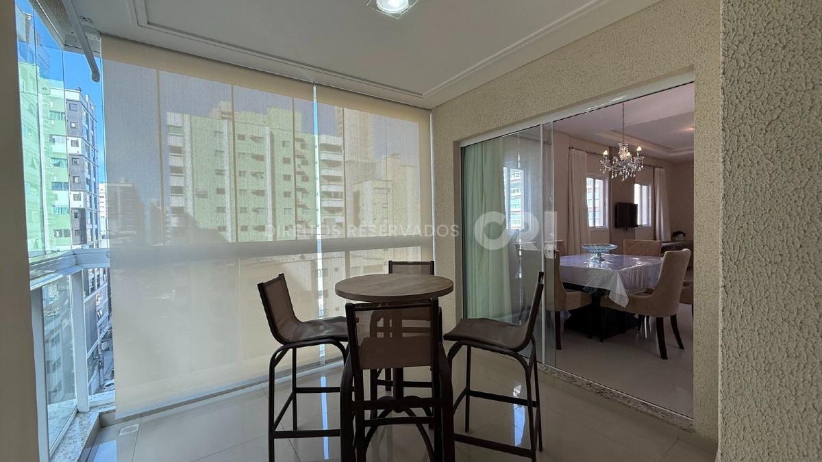 Apartamento com 3 Suítes no Grand Place na Meia Praia, Itapema
