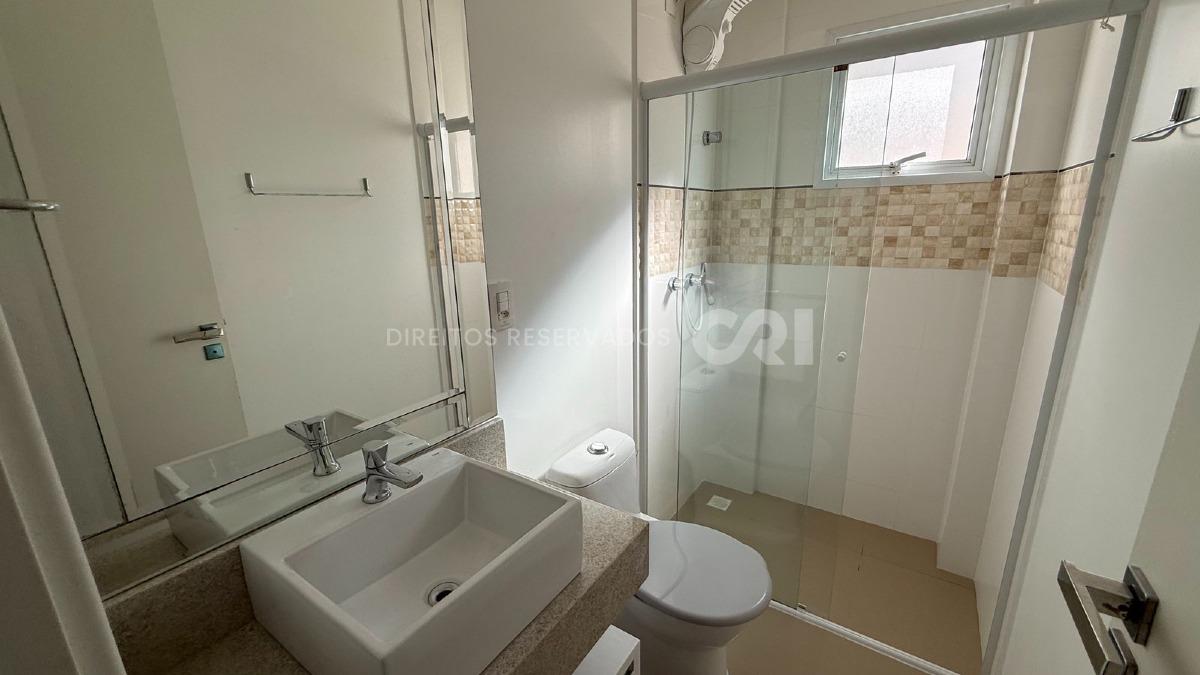 Apartamento com 3 Suítes no Grand Place na Meia Praia, Itapema