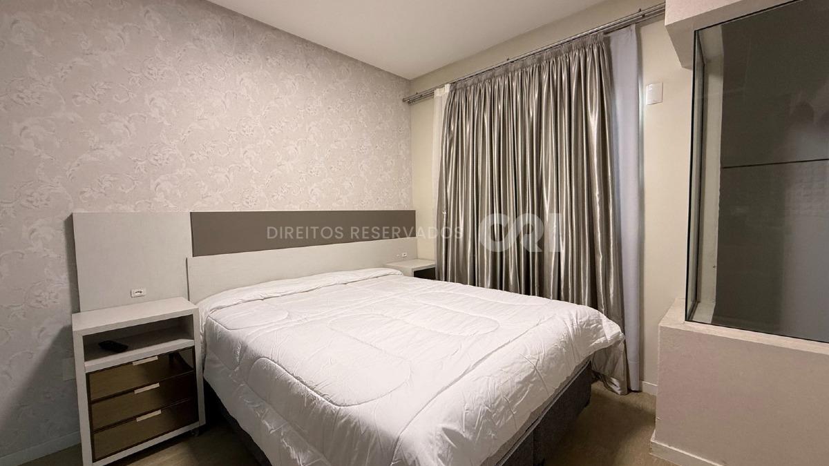 Apartamento com 3 Suítes no Grand Place na Meia Praia, Itapema
